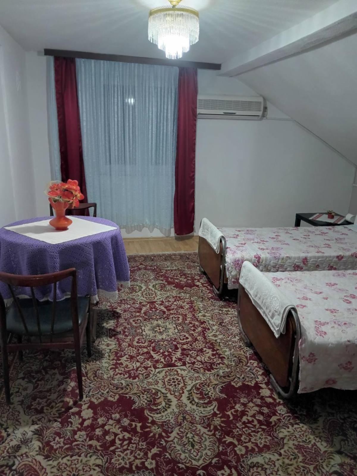 Guesthouse Sobi-Rooms Gradsko 外观 照片