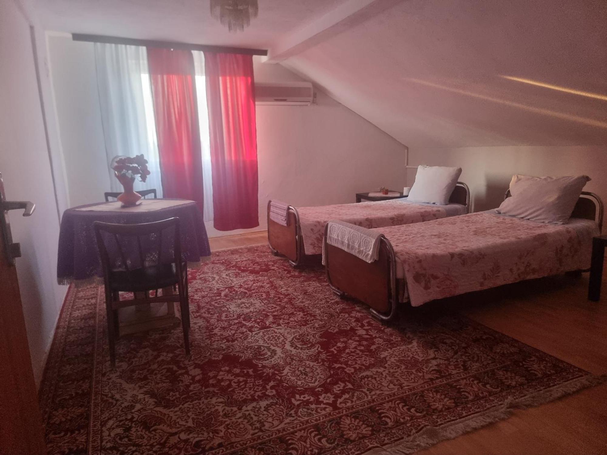 Guesthouse Sobi-Rooms Gradsko 外观 照片